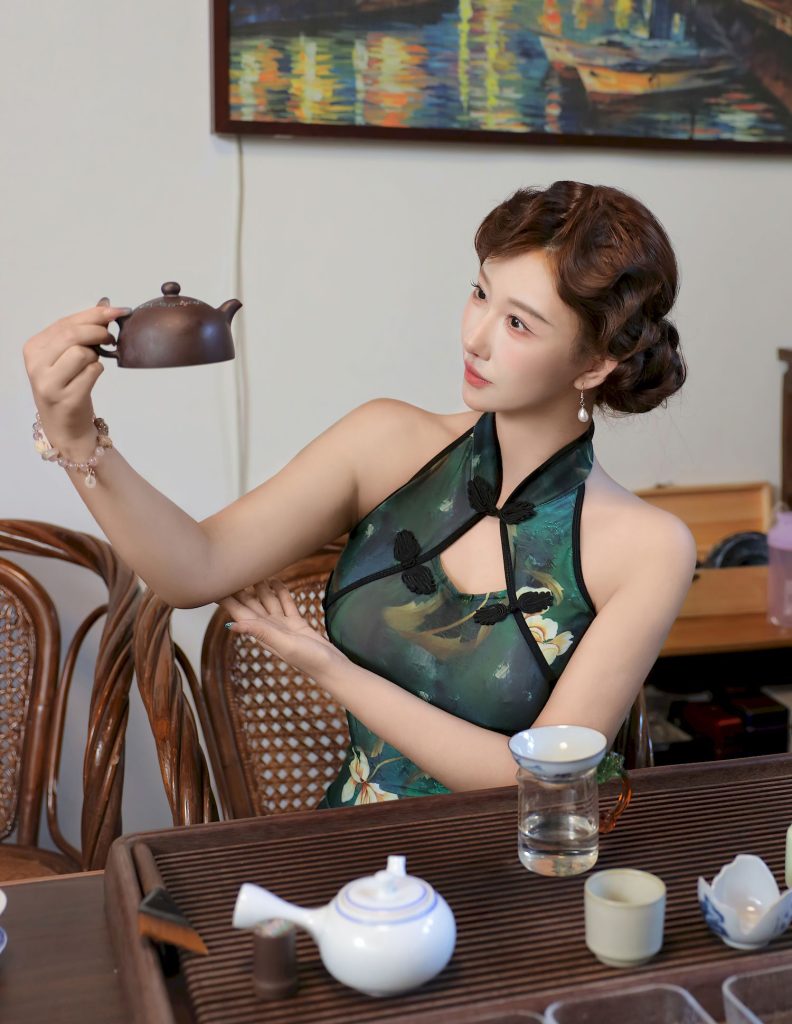 金允希Yuki绿色旗袍丰腴身材写真【持续更新】|免费资源网_写真壁纸影视游戏免费素材
