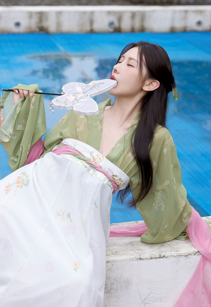 图片[4]|模特尹甜甜sunny汉服装扮中秋主题上海旅拍【持续更新】|免费资源网_写真壁纸影视游戏免费素材
