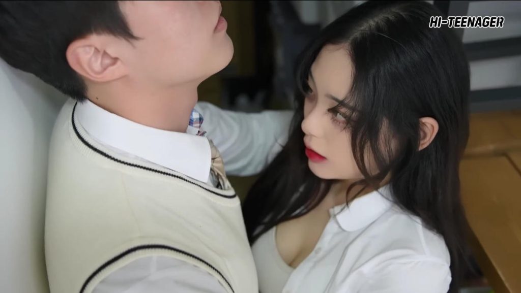 卡在储物间了，到底谁先出来才行啊【韩语中字】|免费资源网_写真壁纸影视游戏免费素材