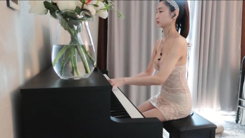 简单的琴音，却藏着最治愈人心的温柔力量|免费资源网_写真壁纸影视游戏免费素材