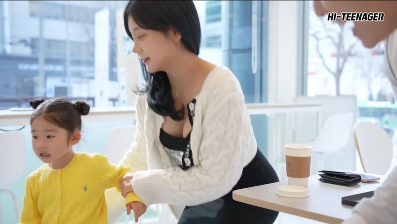 咖啡店遇见高中男同学，让我想起那些难忘的时光【韩语中字】|免费资源网_写真壁纸影视游戏免费素材